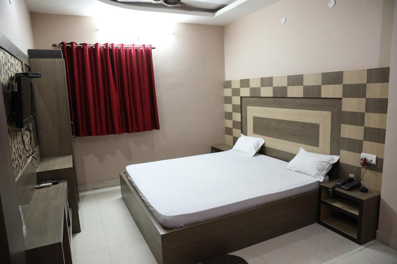 Hotel Kunal Dhanbad Bagian luar foto
